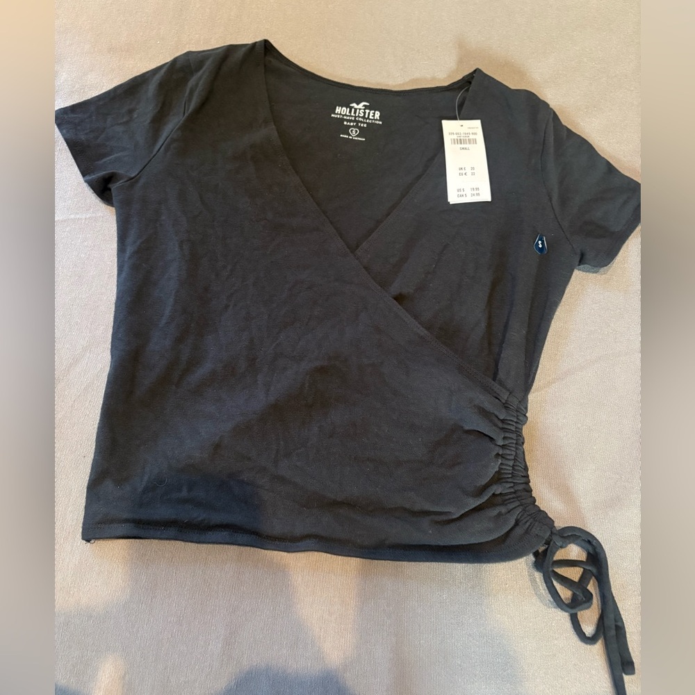Hollister Black Size Small Short Sleeve Wrap Cropped Baby Tee Top Cotton NWT